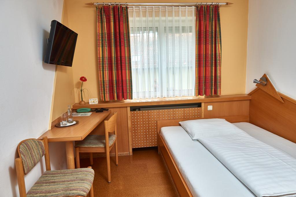 Hotel Gasthof Stocker Obertraubling Kültér fotó